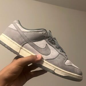 Nike dunk SE light carbon